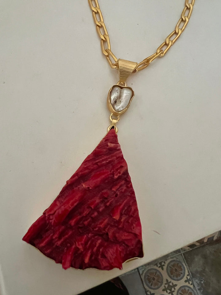 Natural Coral and Baroque Pendant Necklace