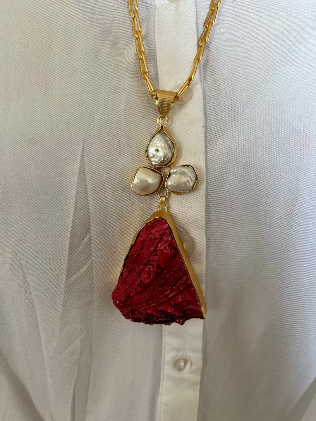 Natural Coral and Baroque Pendant Necklace