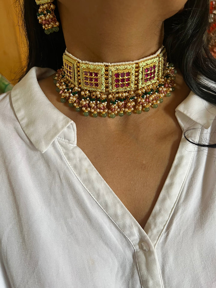 Elegant Kundan Choker Set with Earrings and Maangtikka - A Regal Radiance for Special Occasions