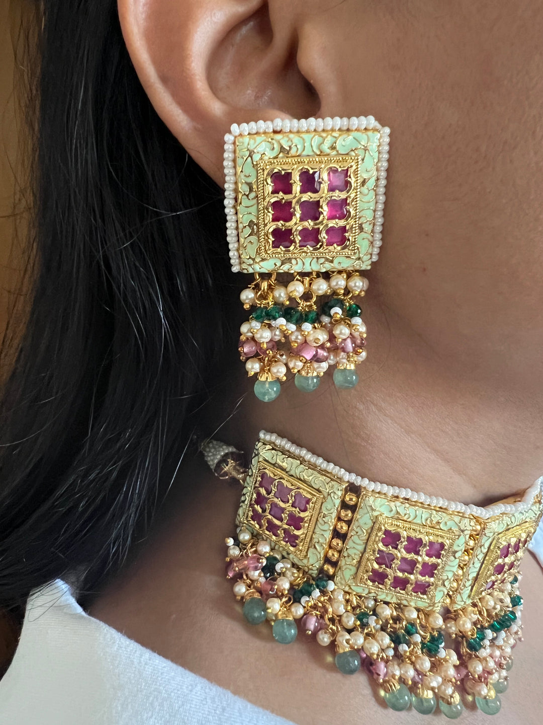 Elegant Kundan Choker Set with Earrings and Maangtikka - A Regal Radiance for Special Occasions