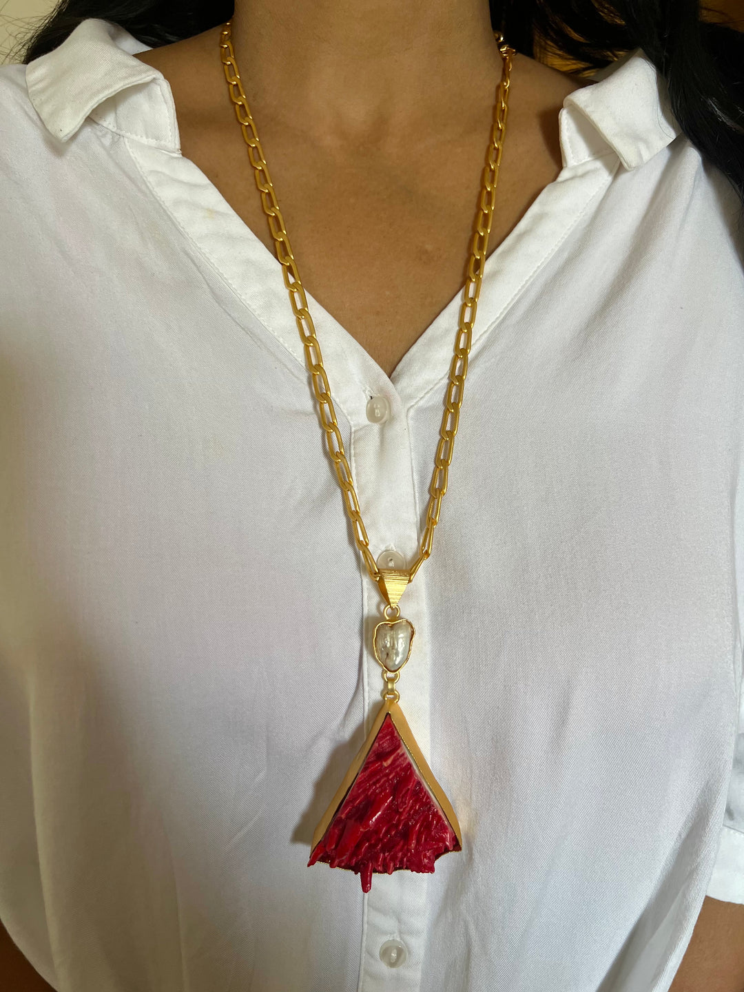 Natural Coral and Baroque Pendant Necklace