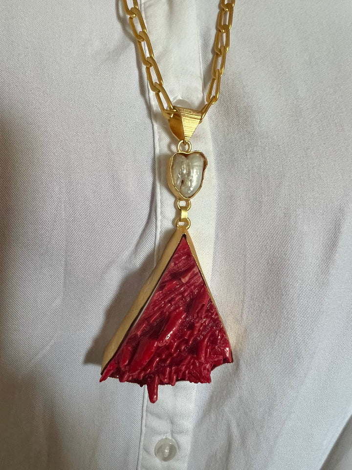 Natural Coral and Baroque Pendant Necklace