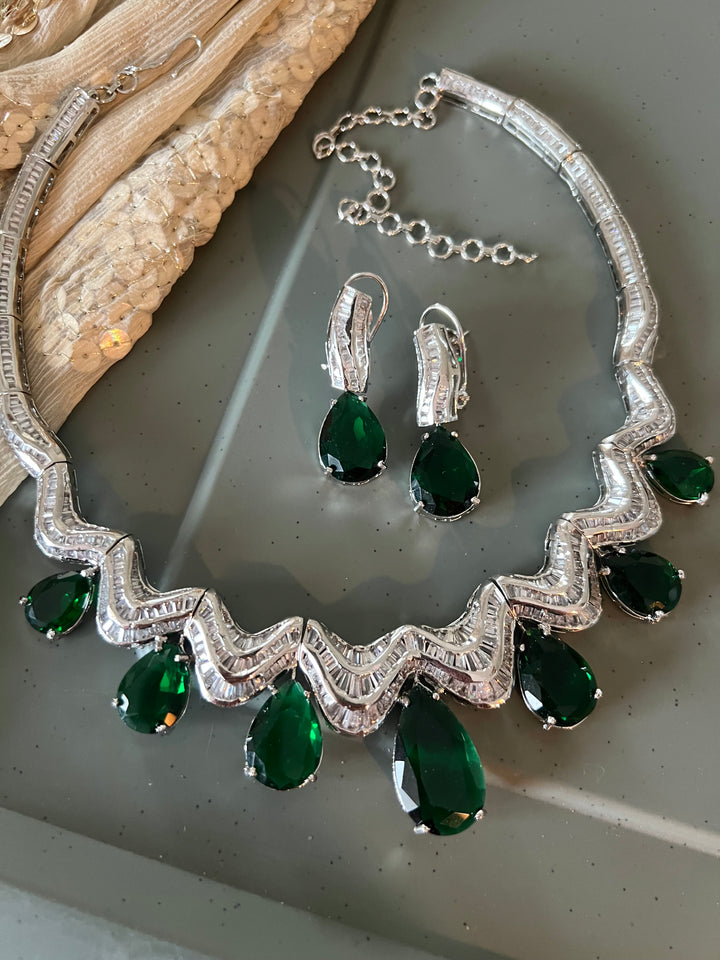 Emerald Green Teardrop Wave Collar Necklace Set with Earrings