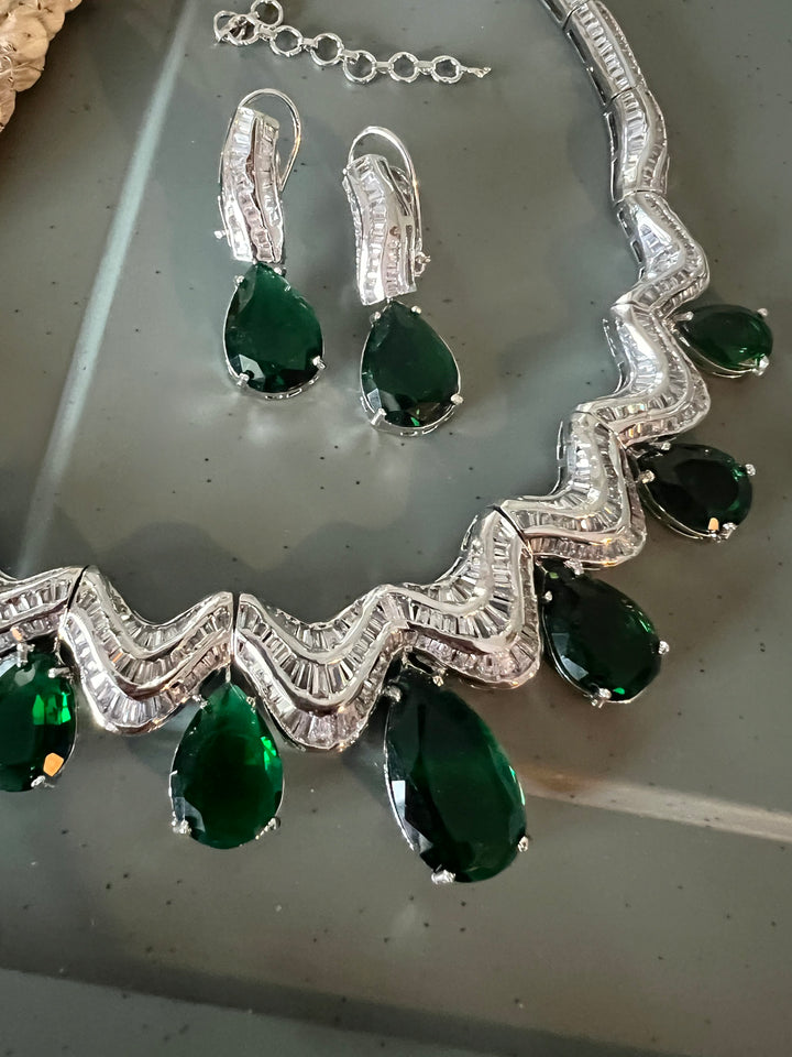 Emerald Green Teardrop Wave Collar Necklace Set with Earrings
