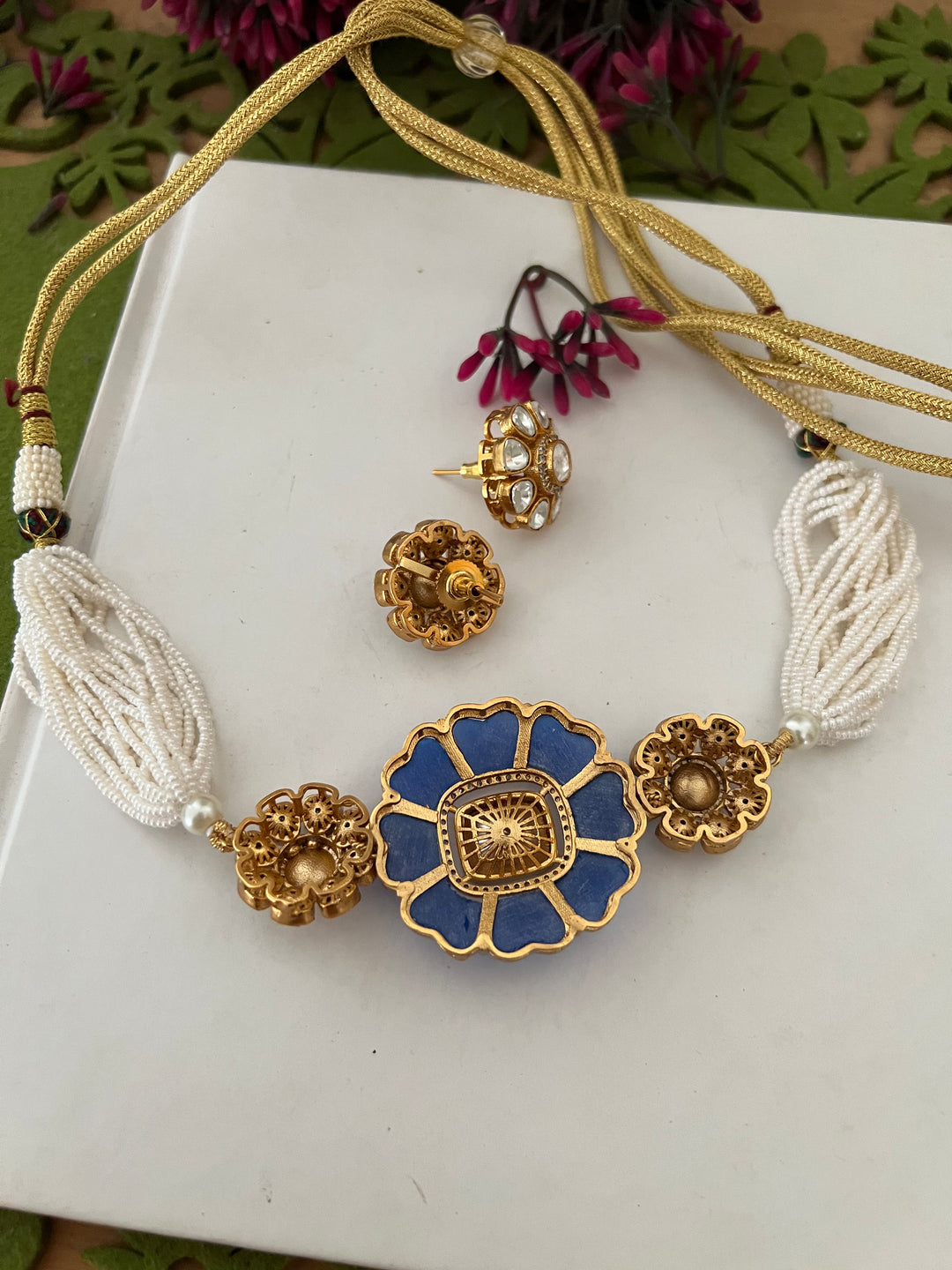 Kundan Choker with Studs