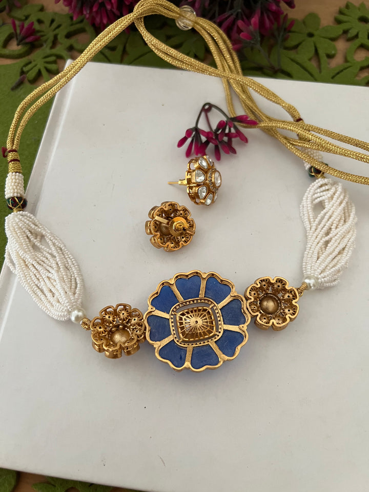 Kundan Choker with Studs