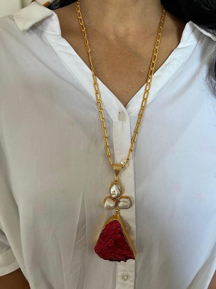 Natural Coral and Baroque Pendant Necklace