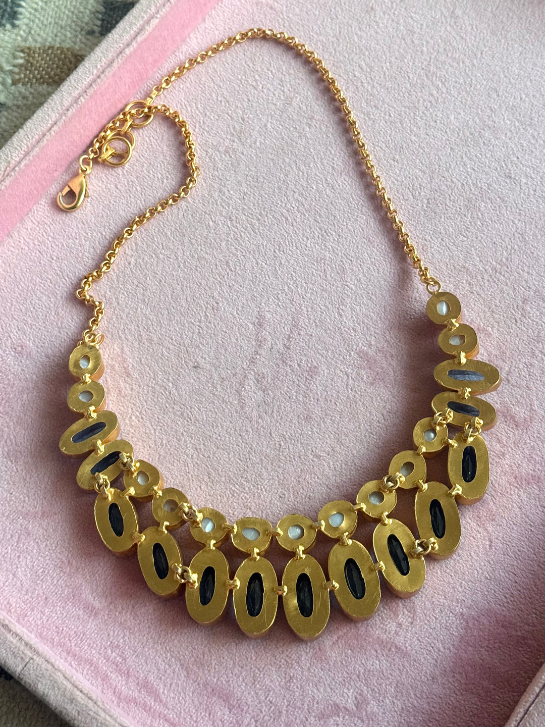 Statement Crystal and Pearls Necklace