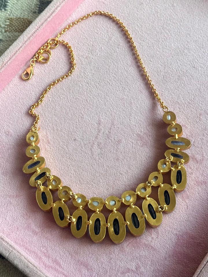 Statement Crystal and Pearls Necklace