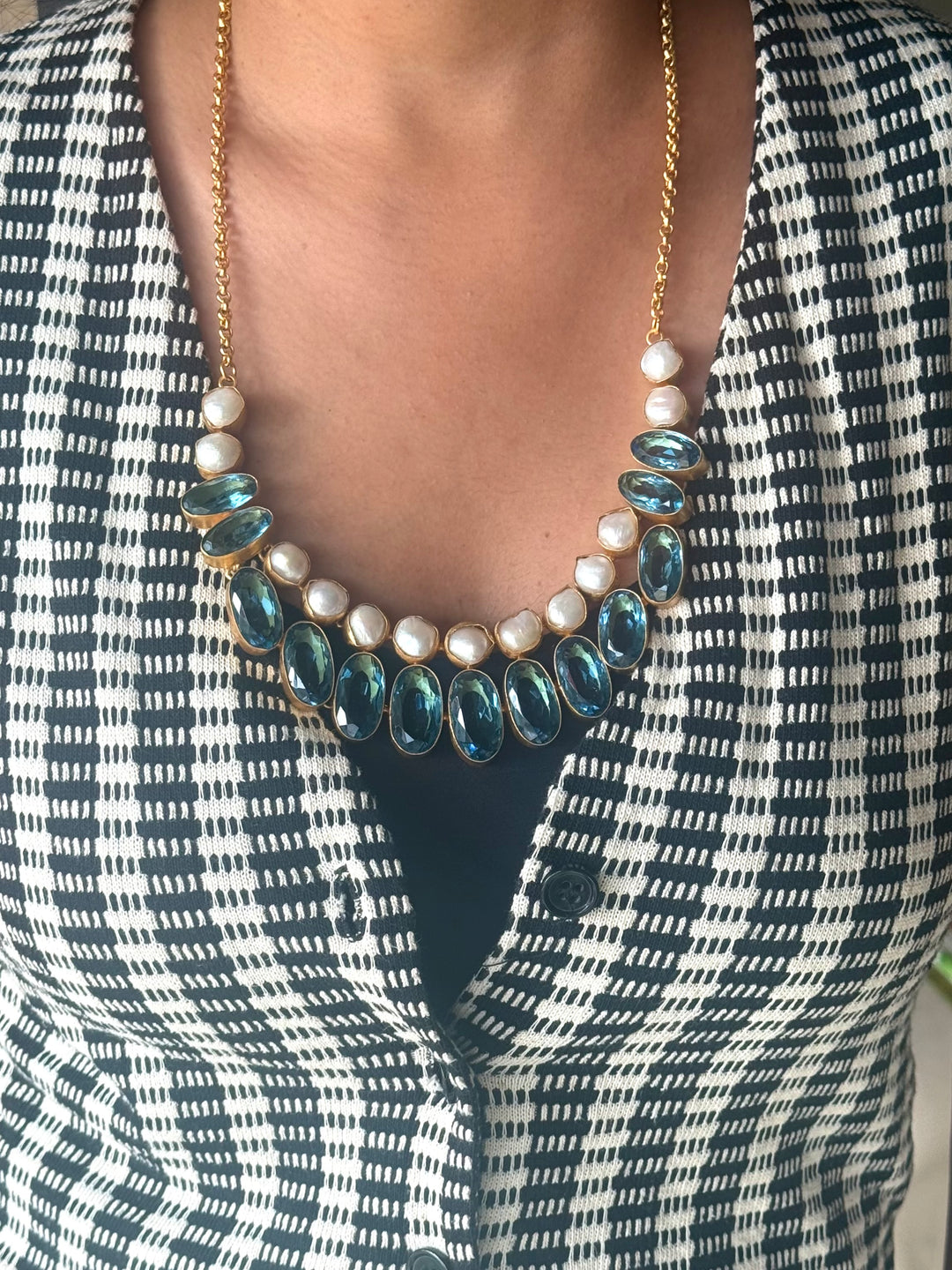 Statement Crystal and Pearls Necklace