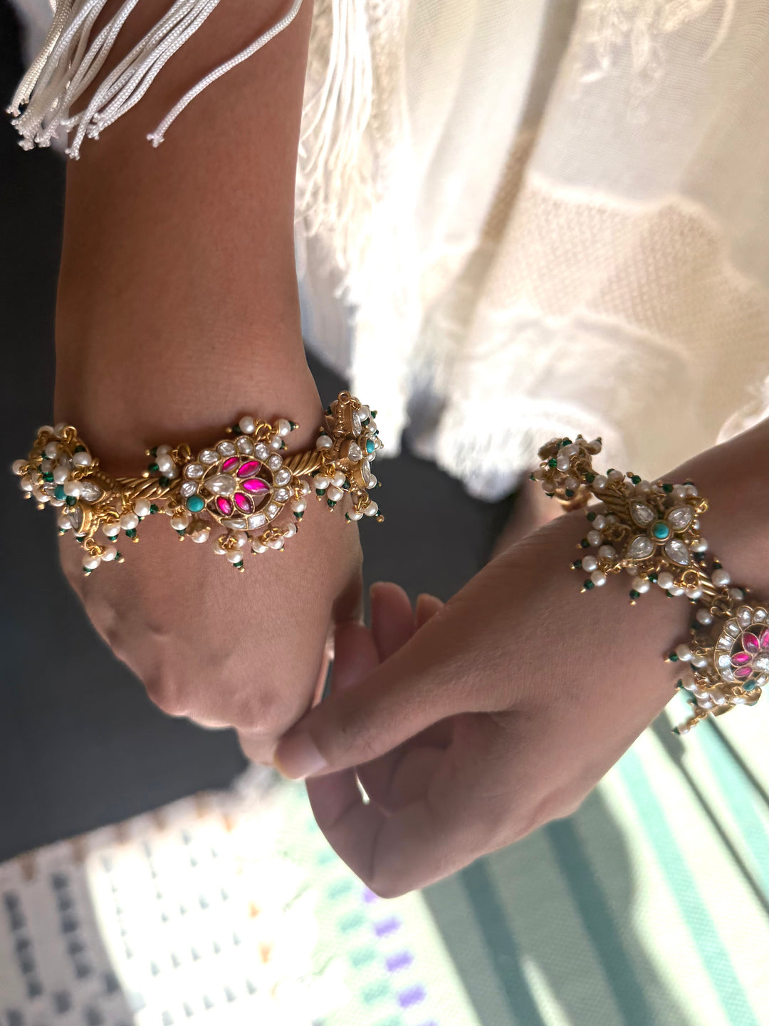 Beautiful Jadau Bangle with Exclusive Kundan Embellishment
