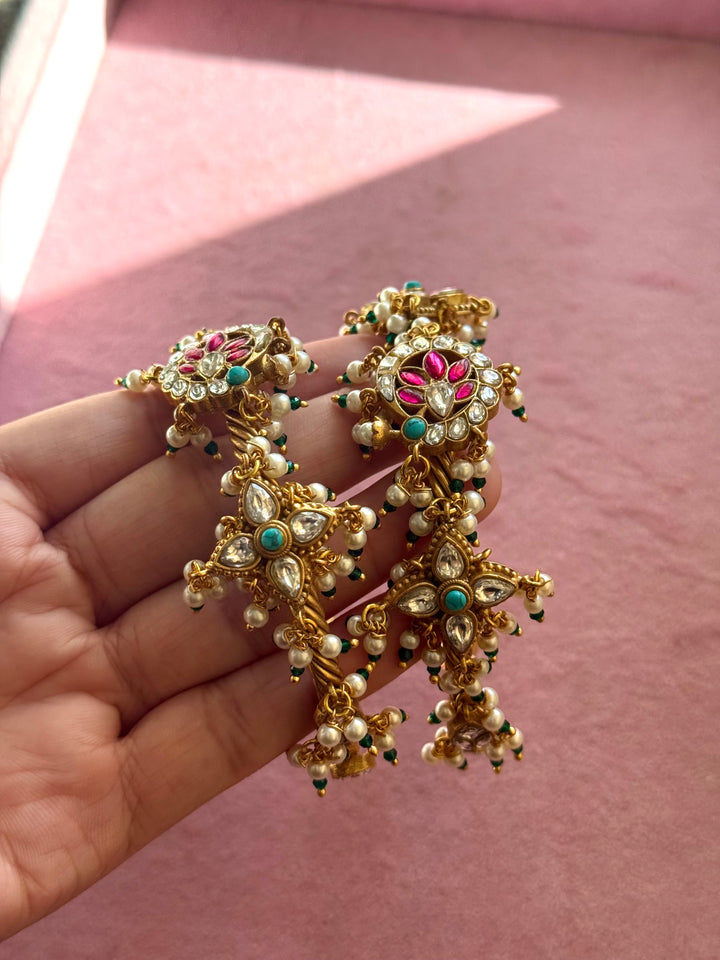 Beautiful Jadau Bangle with Exclusive Kundan Embellishment