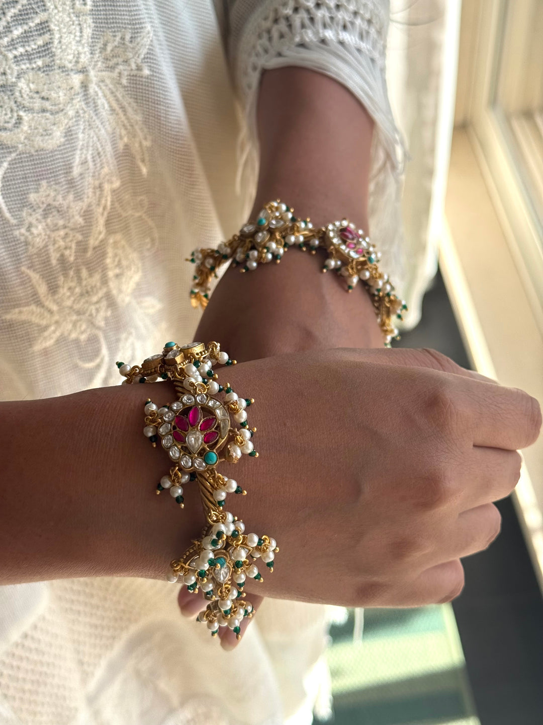 Beautiful Jadau Bangle with Exclusive Kundan Embellishment
