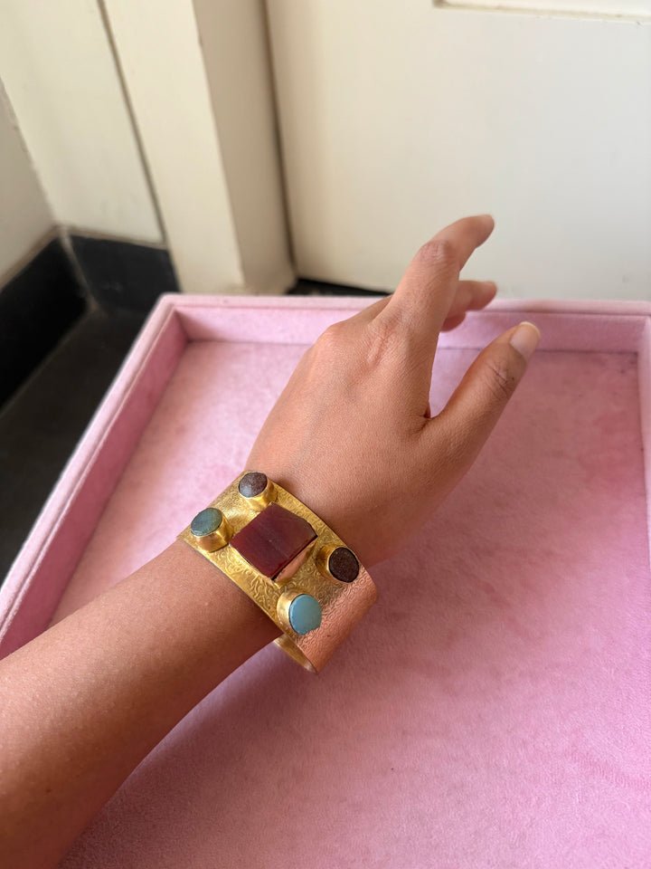 Exquisite Stone Studded Brass Open Cuff - Unparalleled Quality and Style