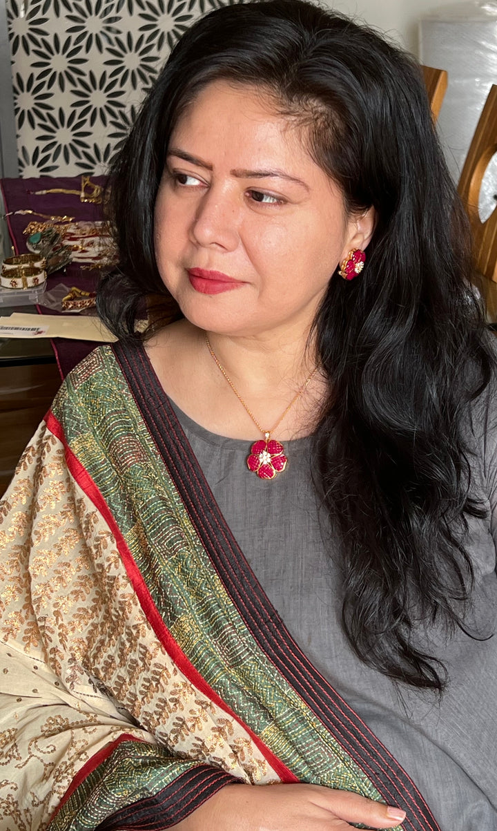 Exquisite Pendant Necklace Set - A Masterpiece of Elegance