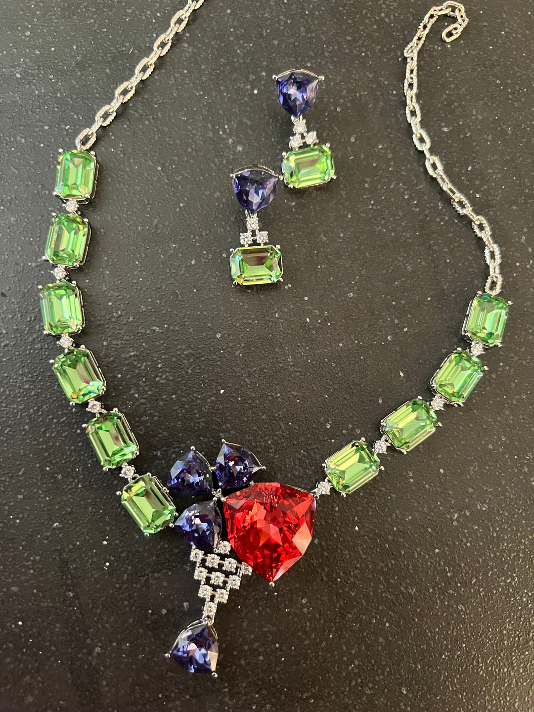 Exquisite Austrian Crystal Necklace Set: Designer Piece