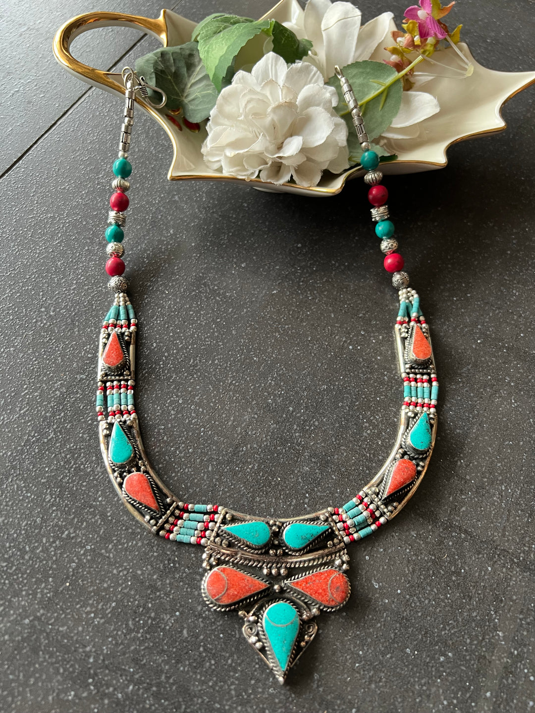 Himalayan Statement Necklace - Artistic Elegance from Nepal