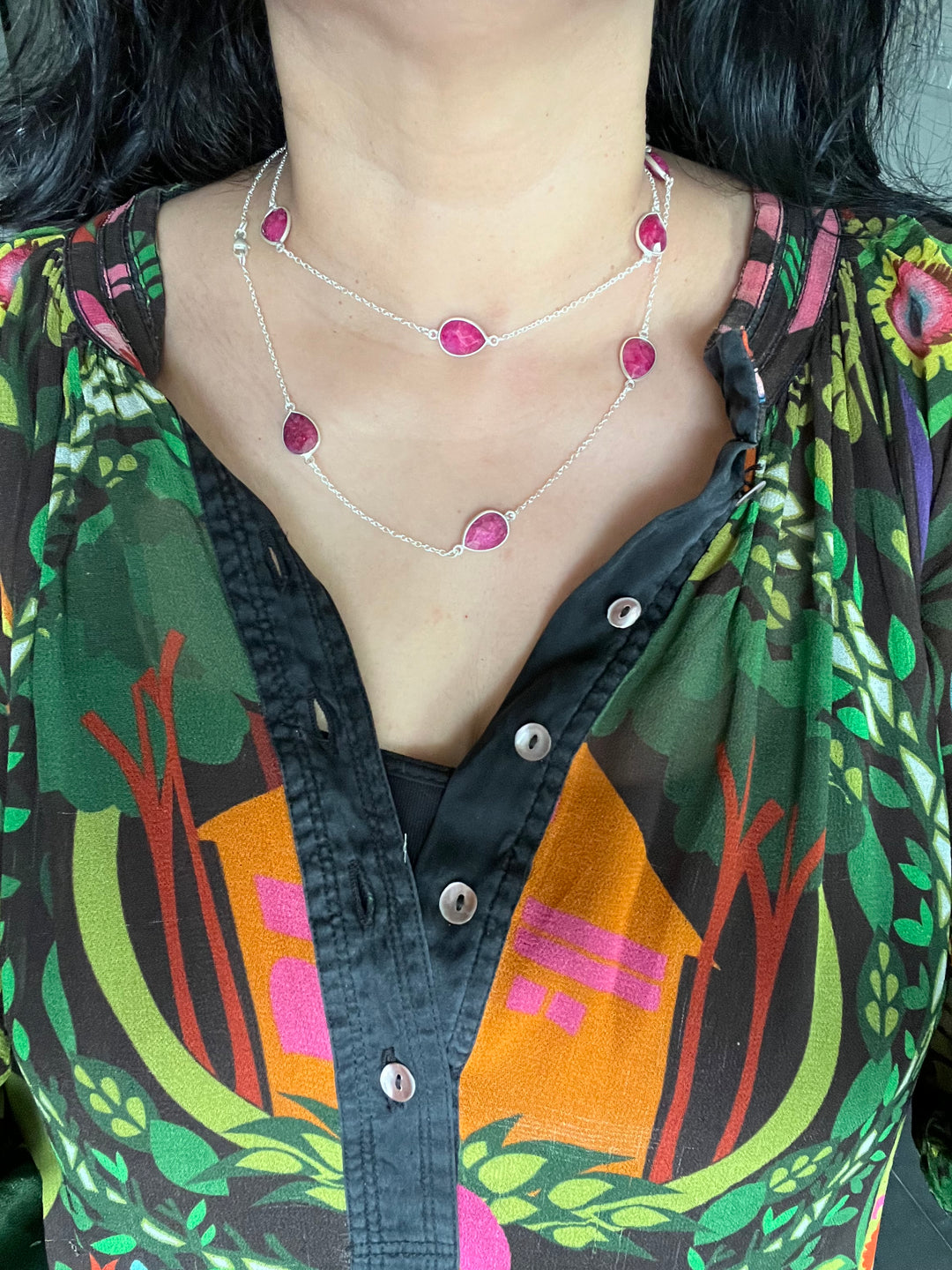 Elegant 925 Silver Bezel Chain with Sapphire Stones - Timeless Sophistication