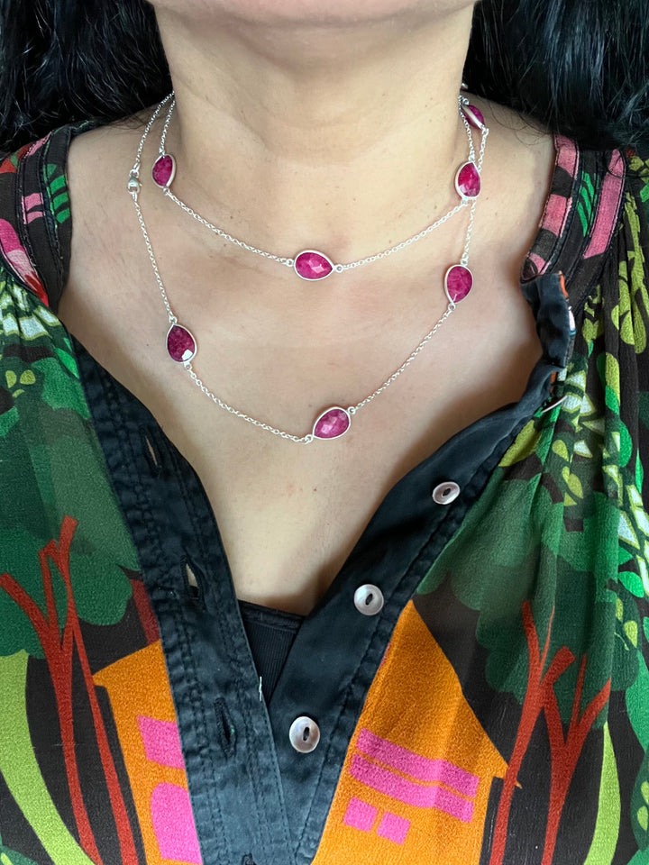 Elegant 925 Silver Bezel Chain with Sapphire Stones - Timeless Sophistication