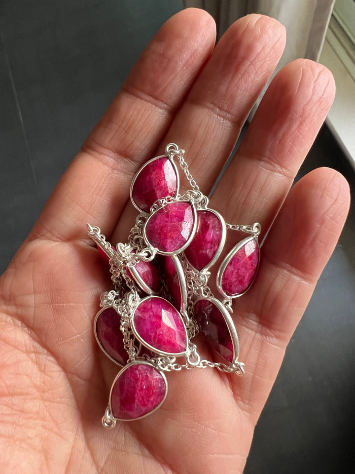 Elegant 925 Silver Bezel Chain with Sapphire Stones - Timeless Sophistication