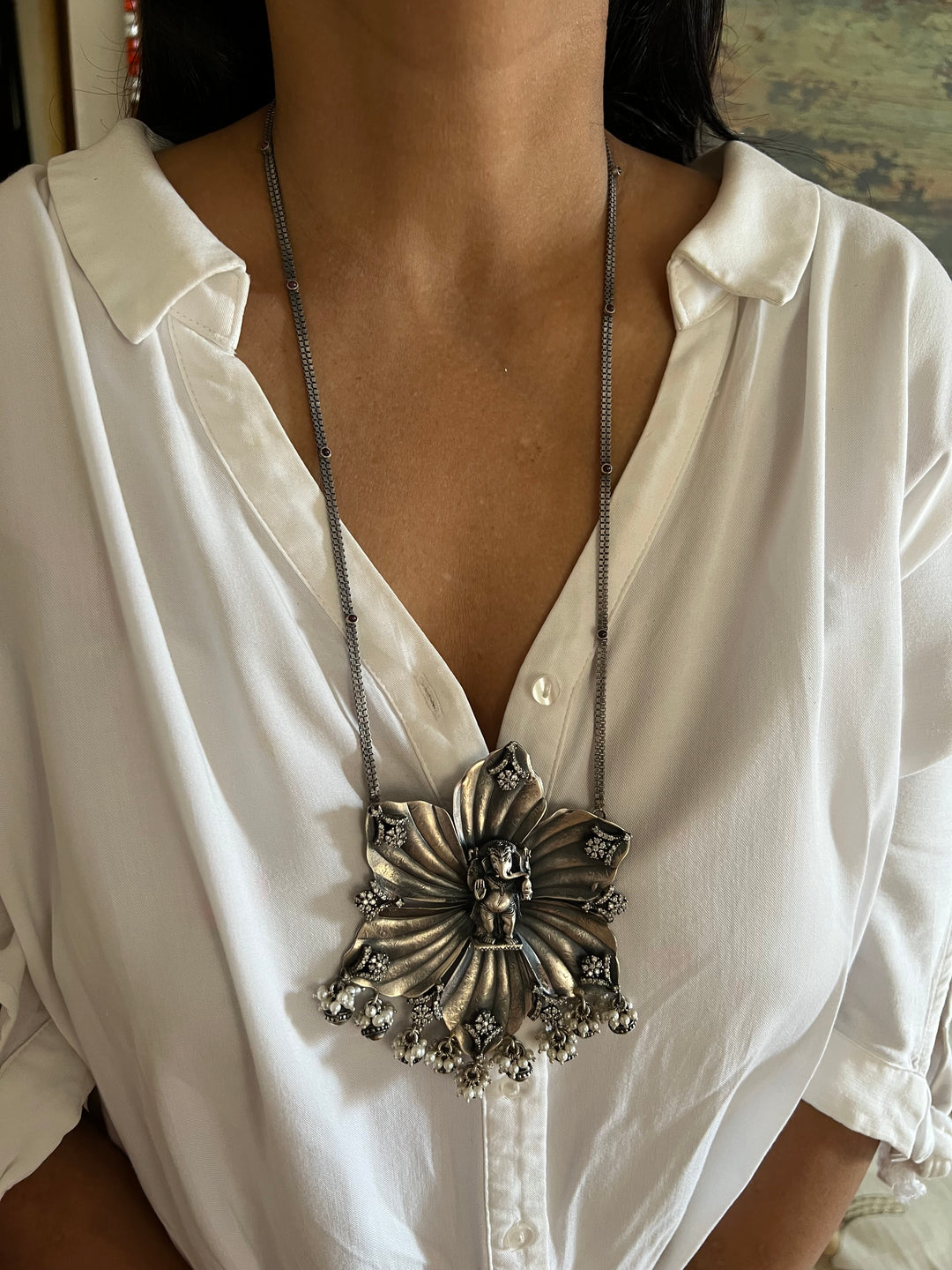 Antique Silver Ganesha Pendant Necklace: Timeless Elegance