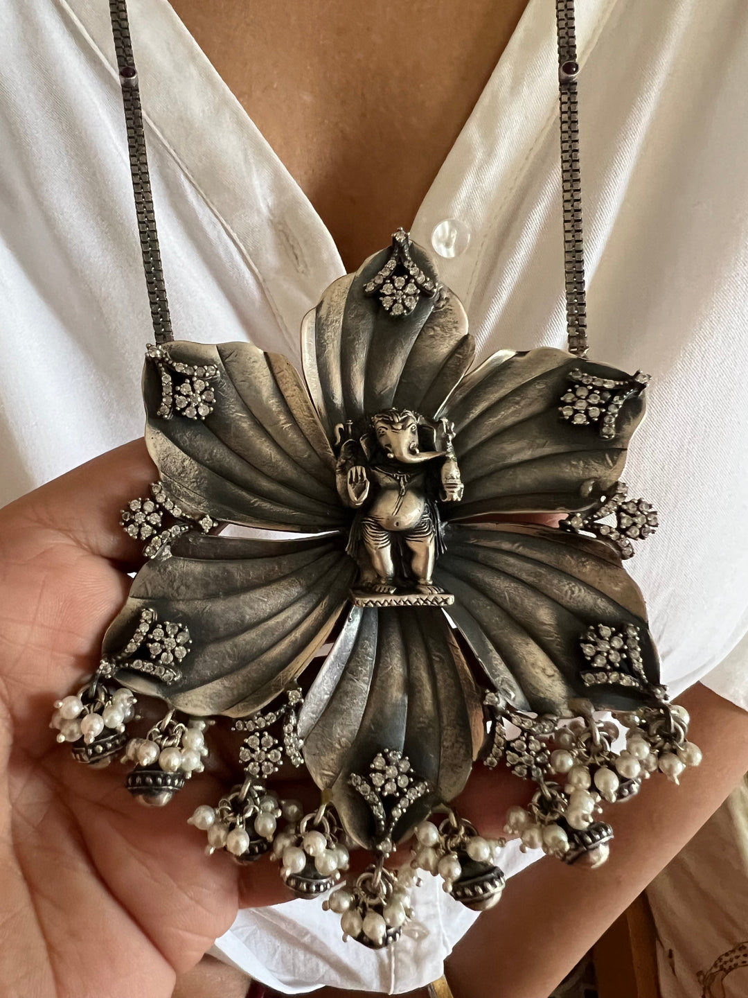 Antique Silver Ganesha Pendant Necklace: Timeless Elegance