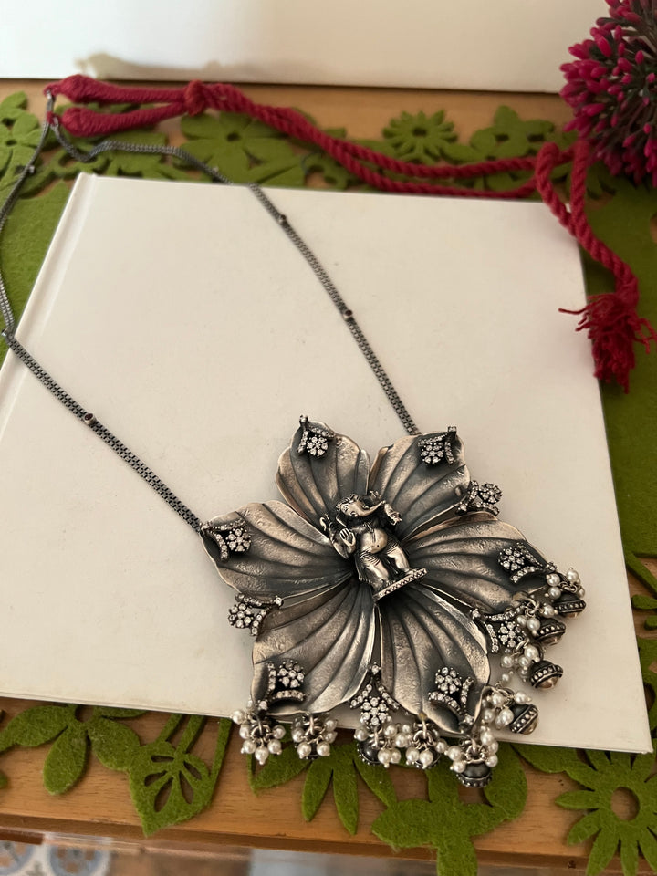Antique Silver Ganesha Pendant Necklace: Timeless Elegance