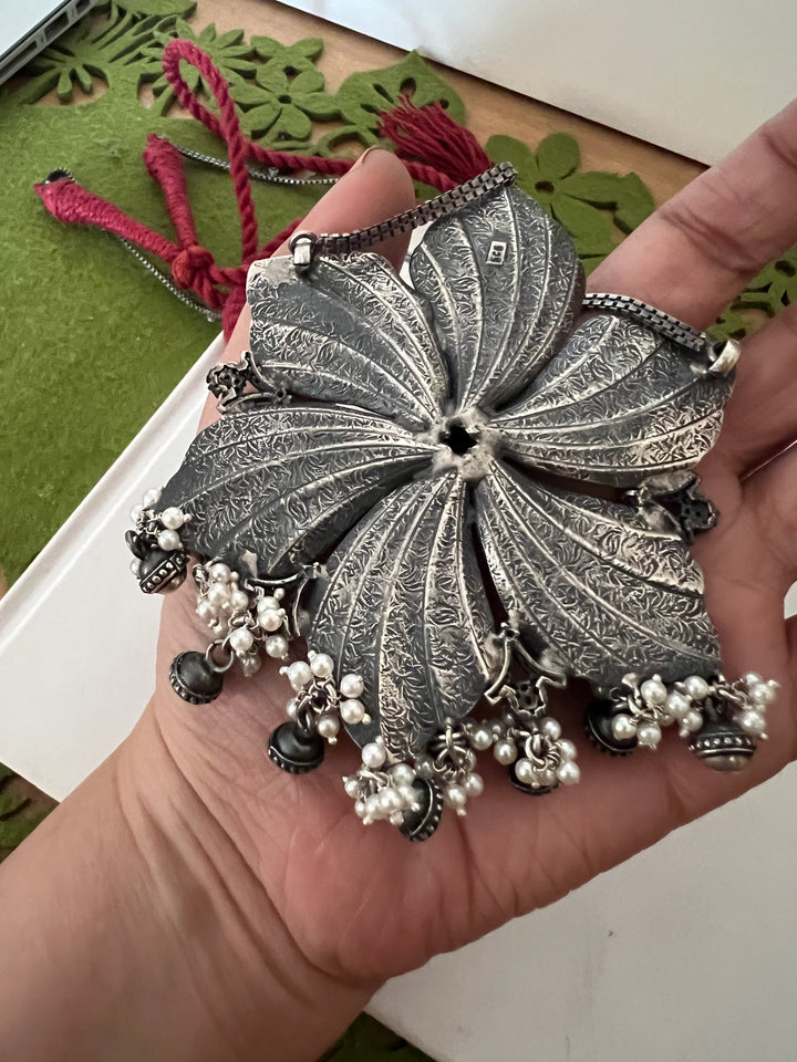 Antique Silver Ganesha Pendant Necklace: Timeless Elegance