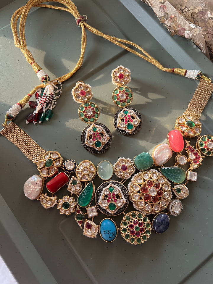 Elegant Designer Choker Necklace Set with Kundan Embellishments – Perfect for Destination Weddings