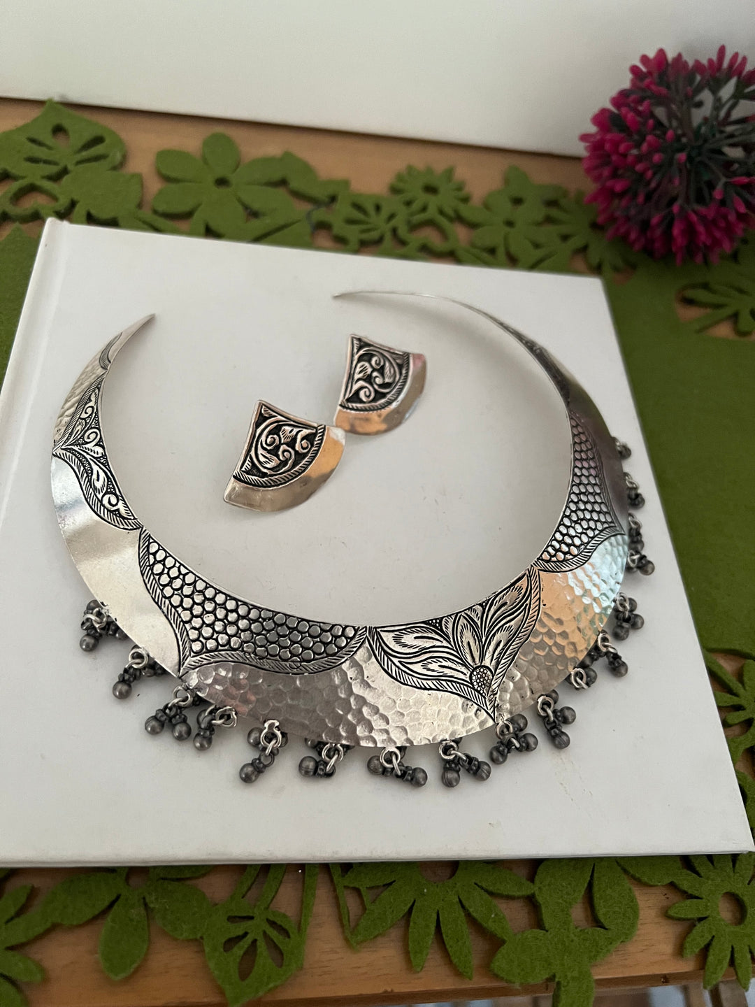 Silver Statement Hasli Necklace: Shine at Every Event