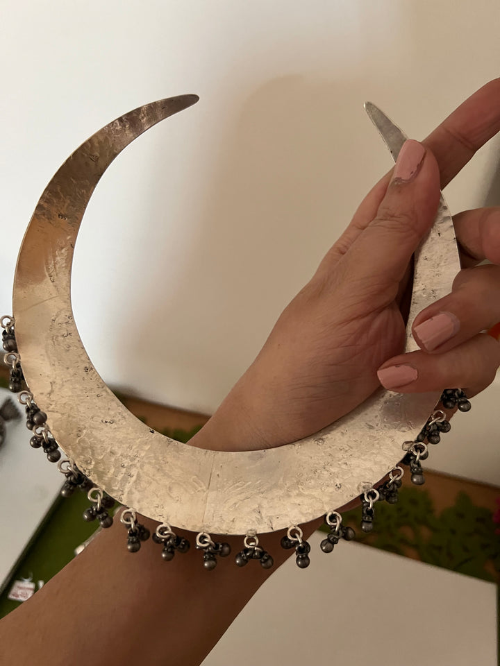 Silver Statement Hasli Necklace: Shine at Every Event