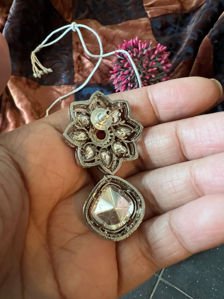 Glamorous Brass and Stone Jewelry Set