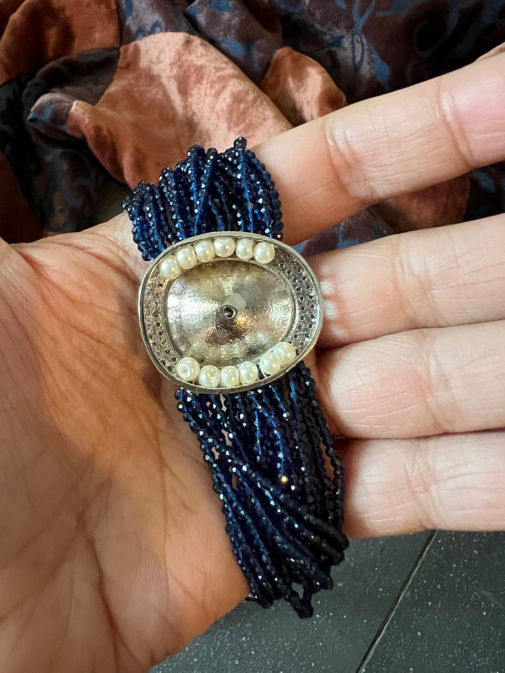 Minimalist Victorian Kundan Choker with Studs