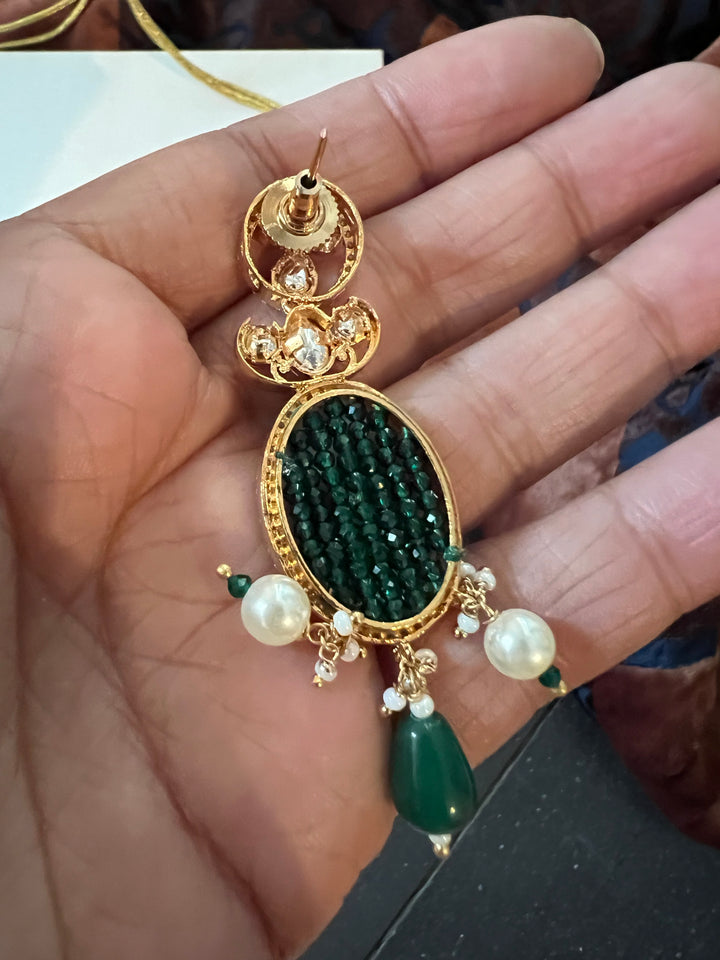 Elegant Kundan Choker with Earrings