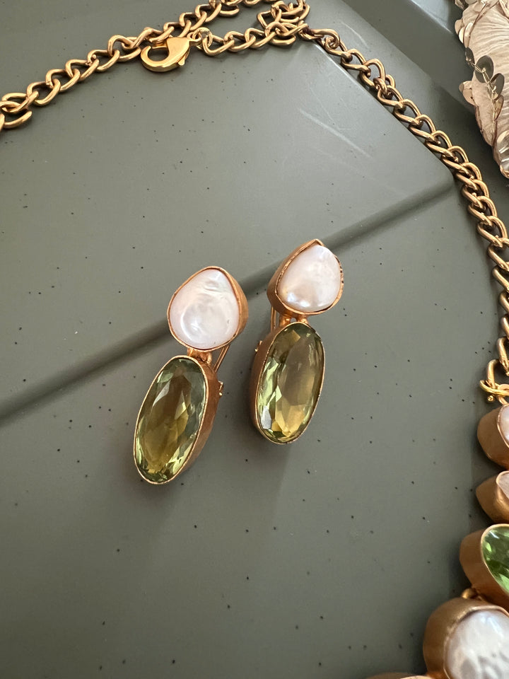 Statement Crystal and Baroque Pearls Necklace Set