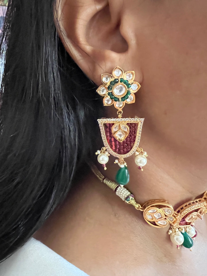 Elegant Kundan Choker with Earrings