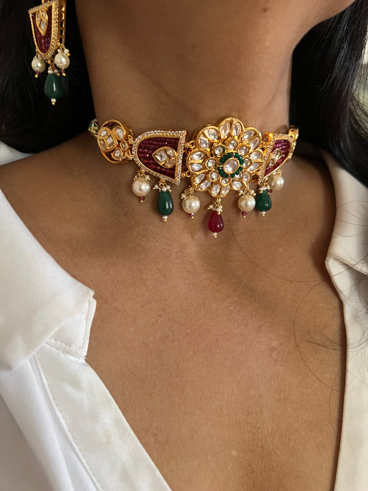 Elegant Kundan Choker with Earrings