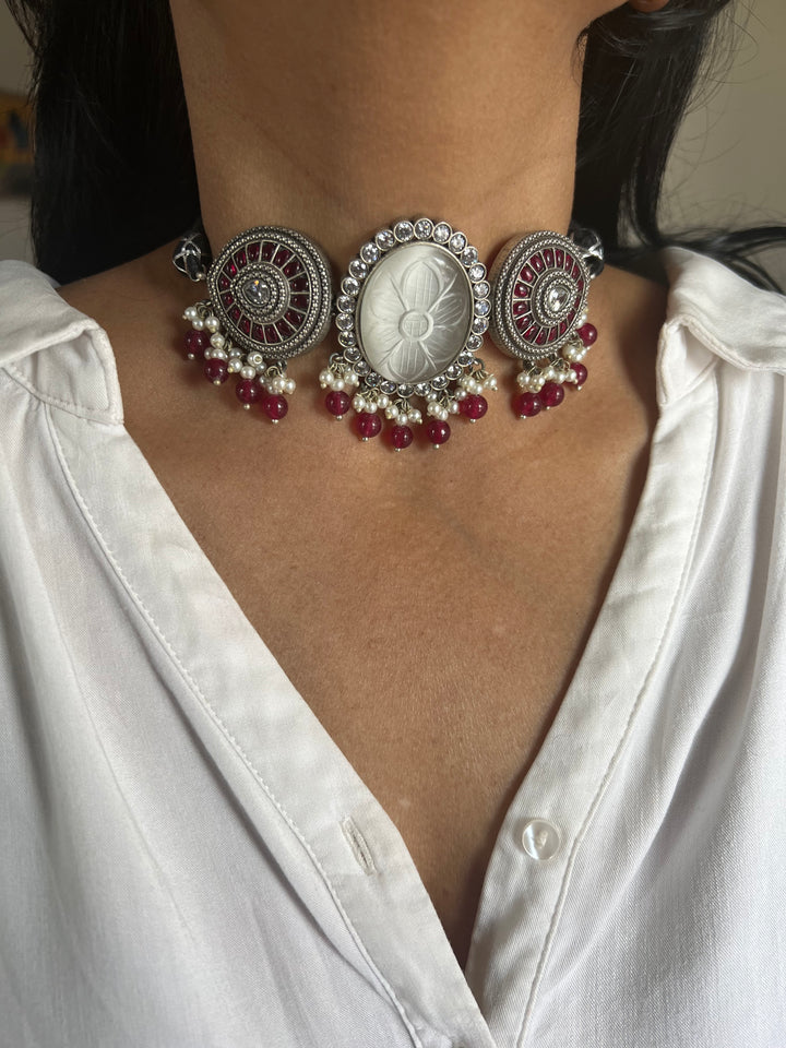 Statement Carved Stone Choker: Exquisite Craftsmanship