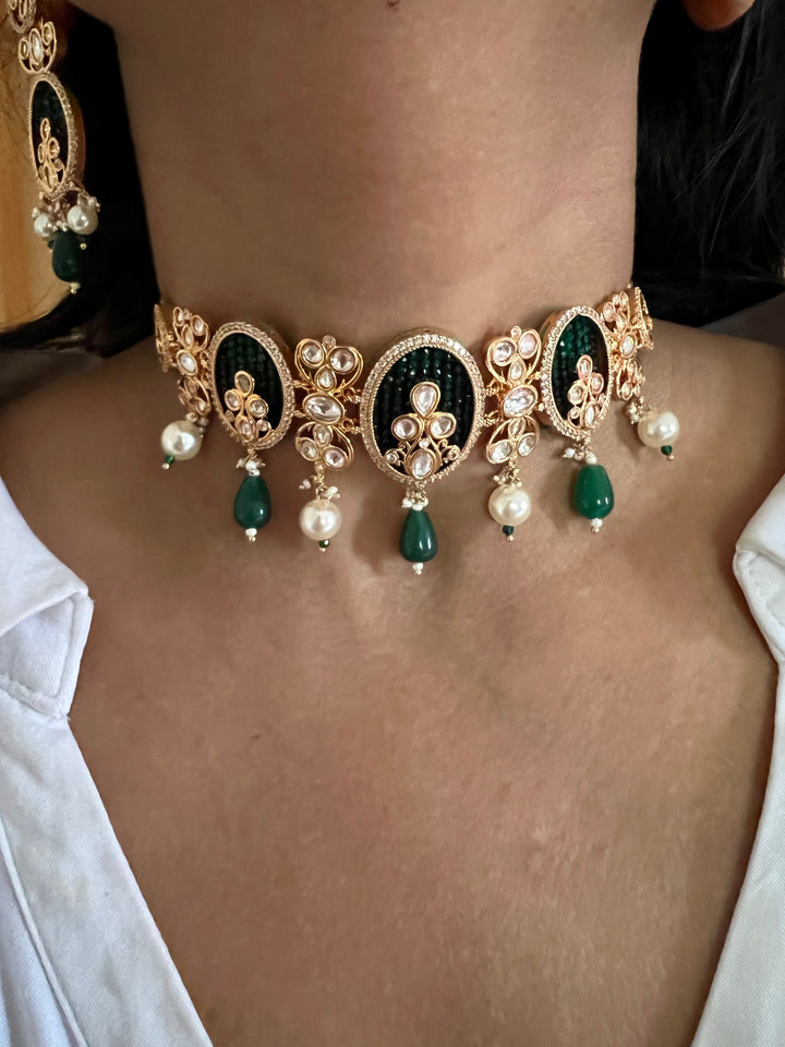 Elegant Kundan Choker with Earrings