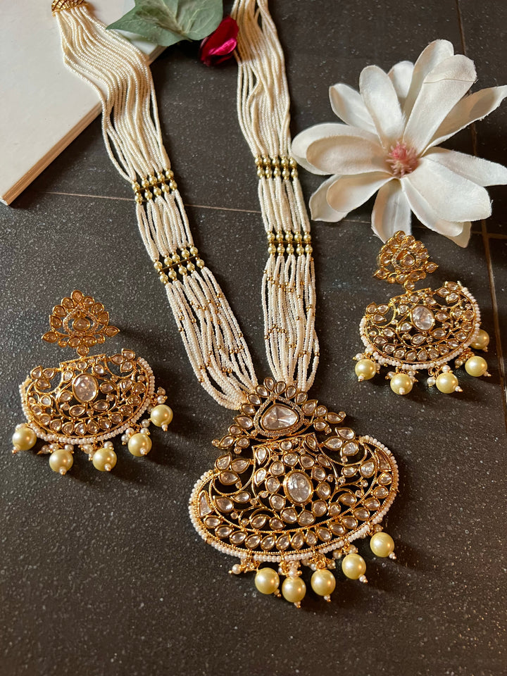 Beautiful Kundan Pendant Necklace with Statement Earrings