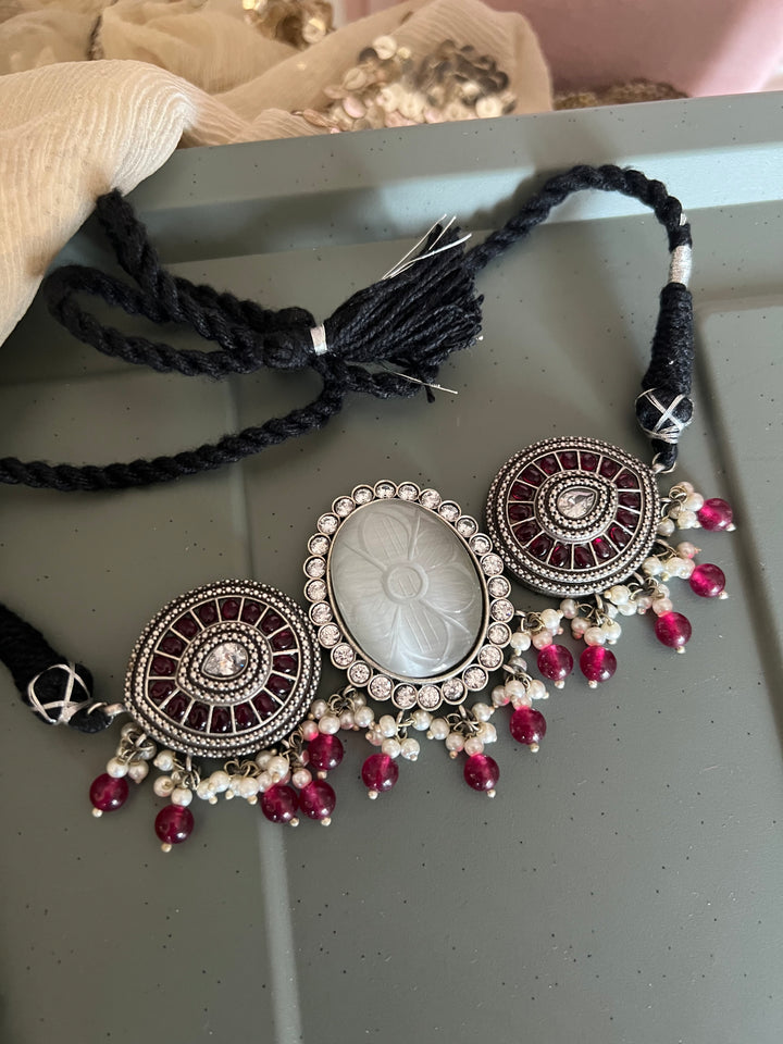Statement Carved Stone Choker: Exquisite Craftsmanship