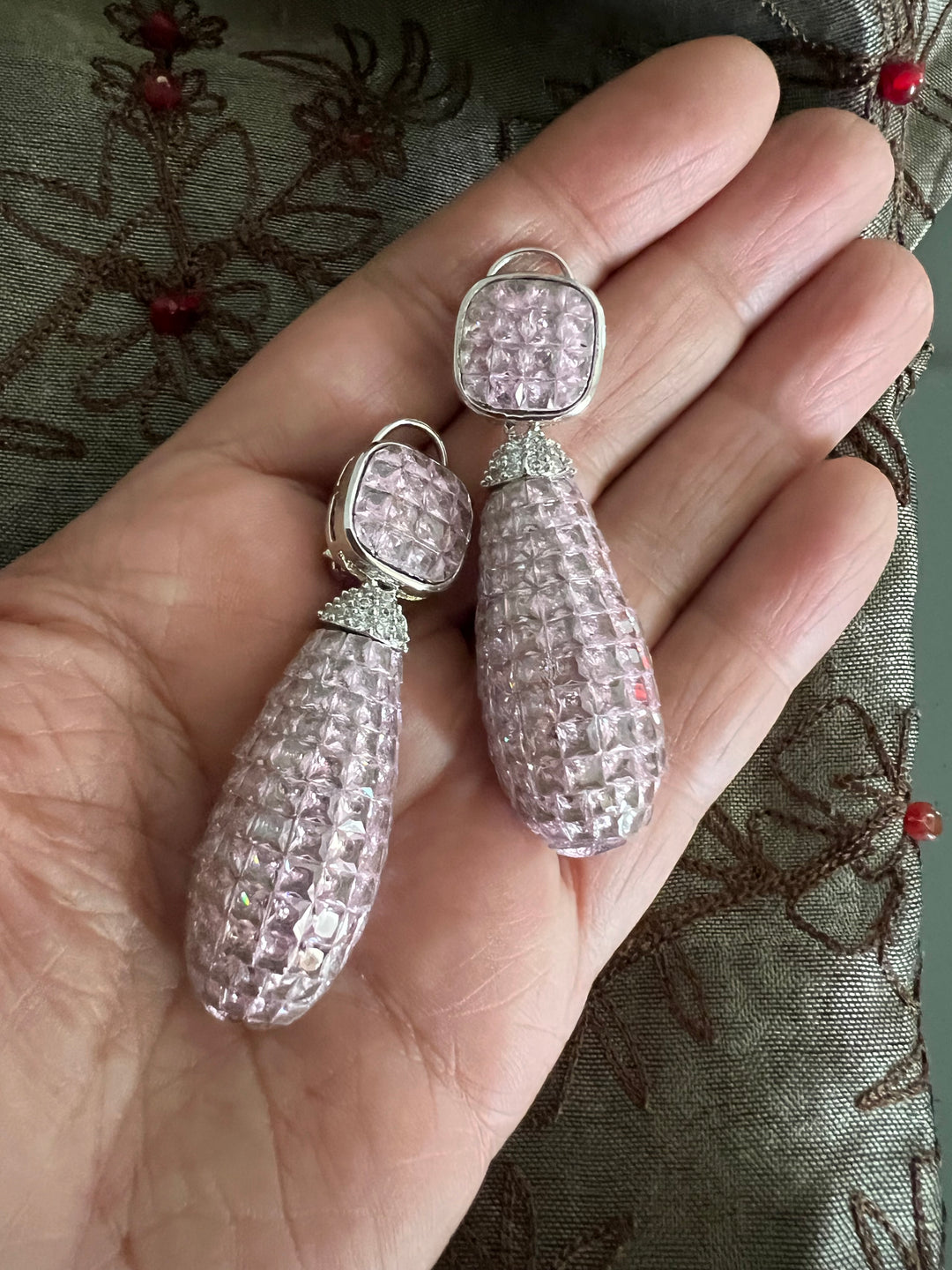 Elegant Earrings - Premium Quality, Exquisite Craftsmanship