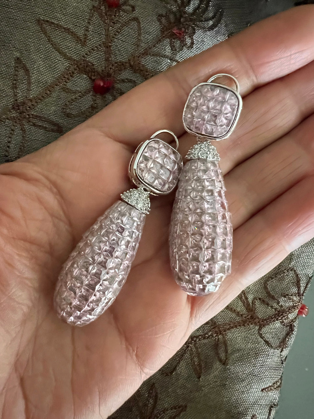 Elegant Earrings - Premium Quality, Exquisite Craftsmanship