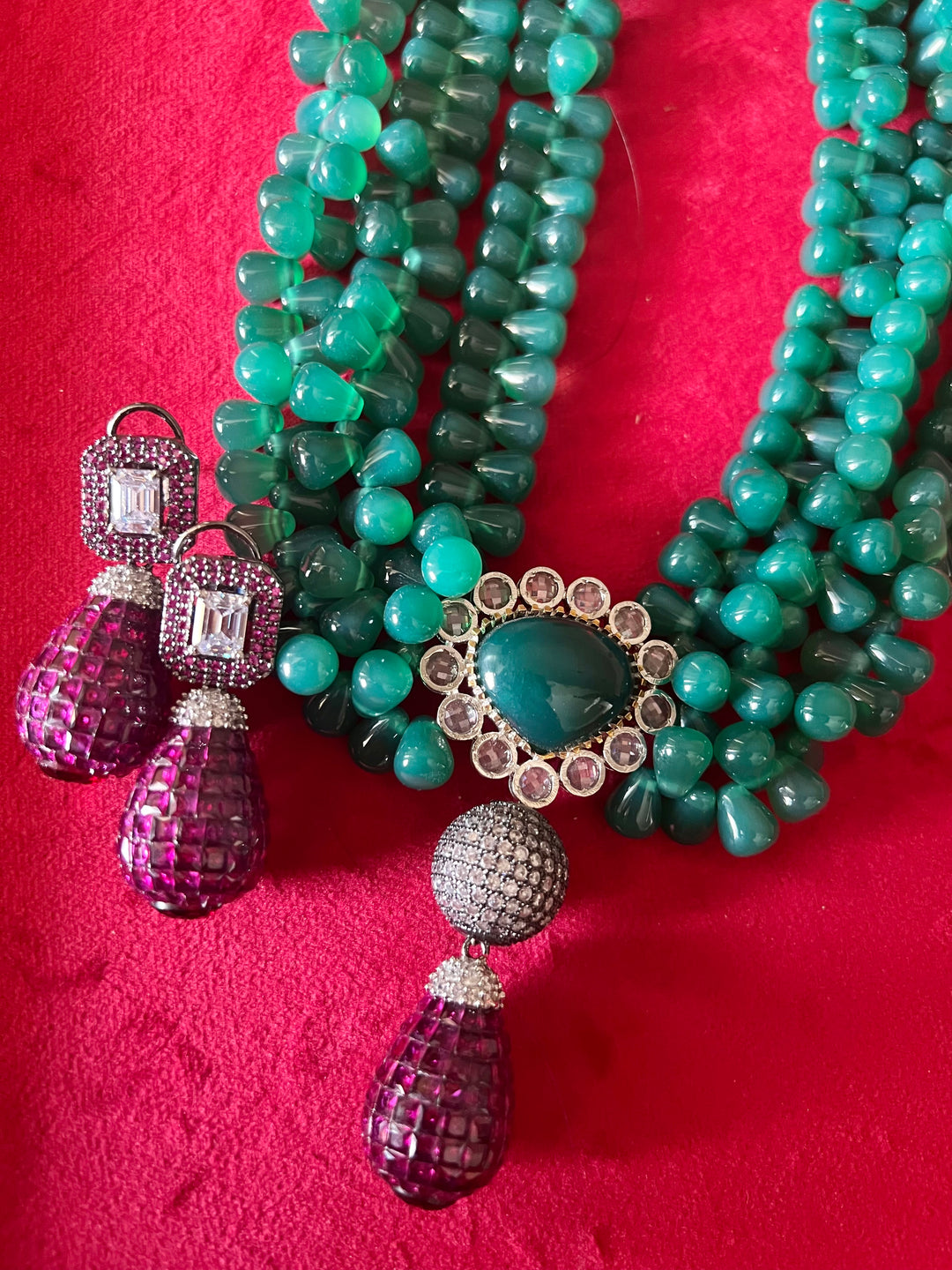 Elegant Necklace Set - Unmatched Quality and Style