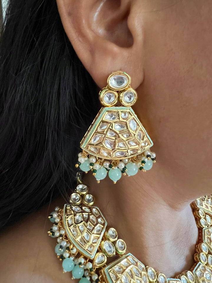 Elegant Kundan Choker Necklace with Earrings