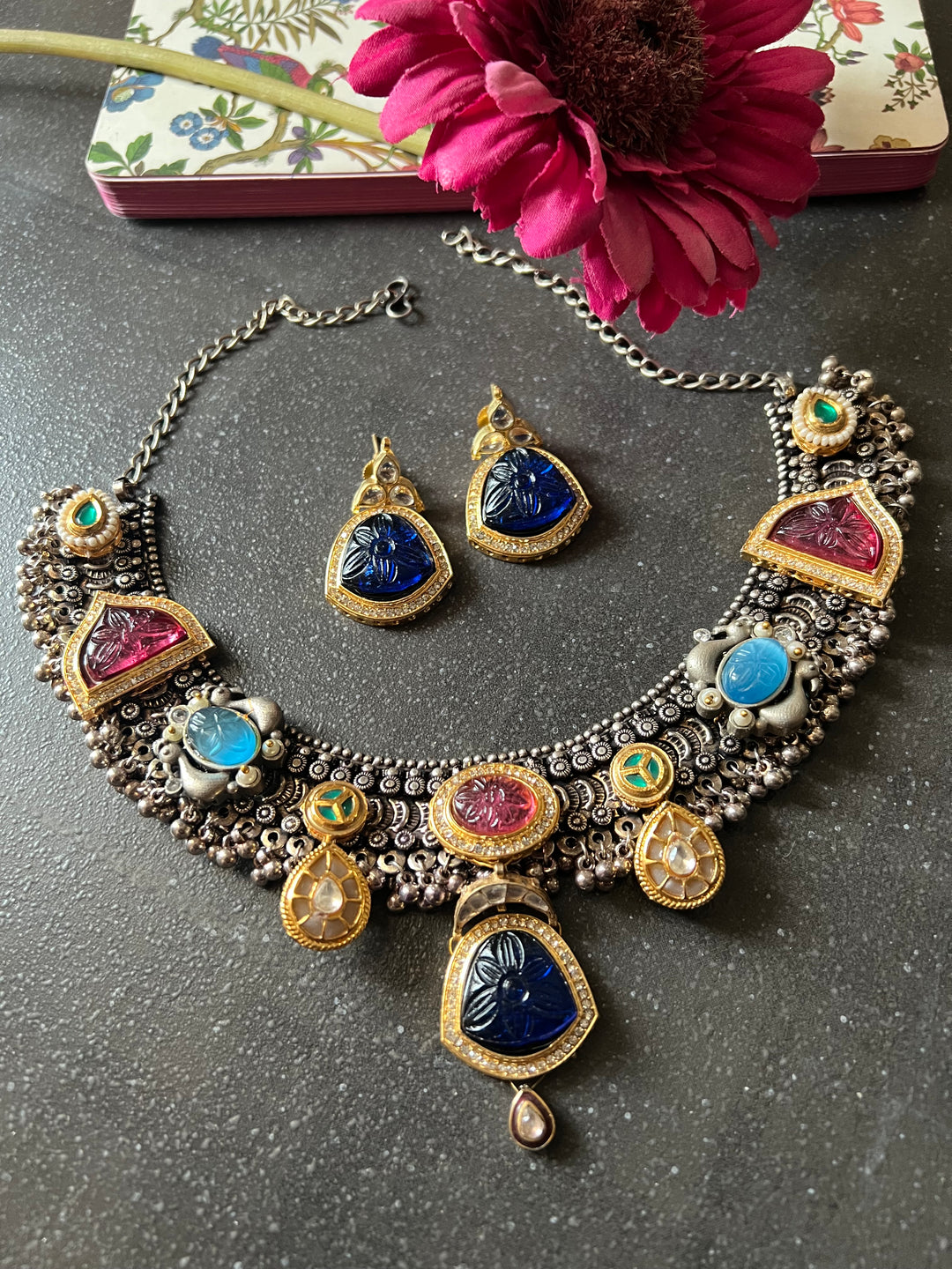 SHIVKA Vintage Fusion Necklace with Earrings