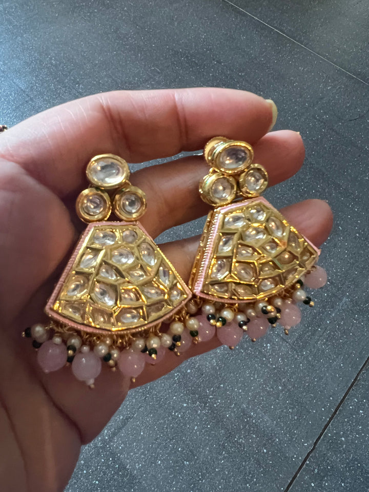 Elegant Kundan Choker Necklace with Earrings