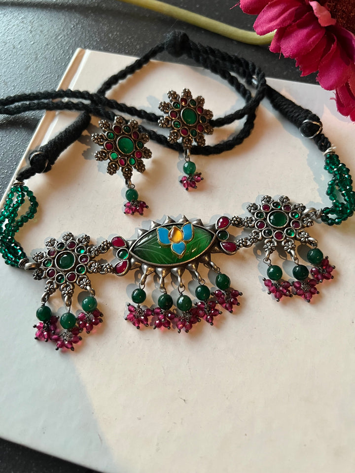 Vintage Artistic Choker with Statement Earrings
