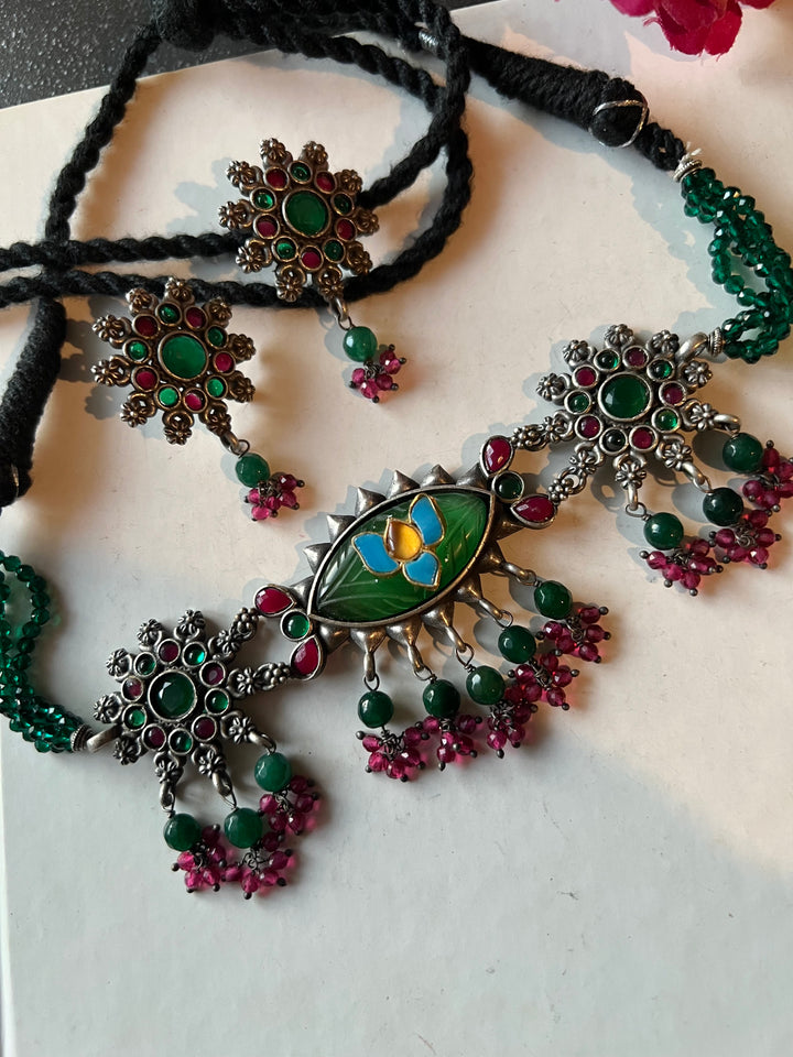 Vintage Artistic Choker with Statement Earrings