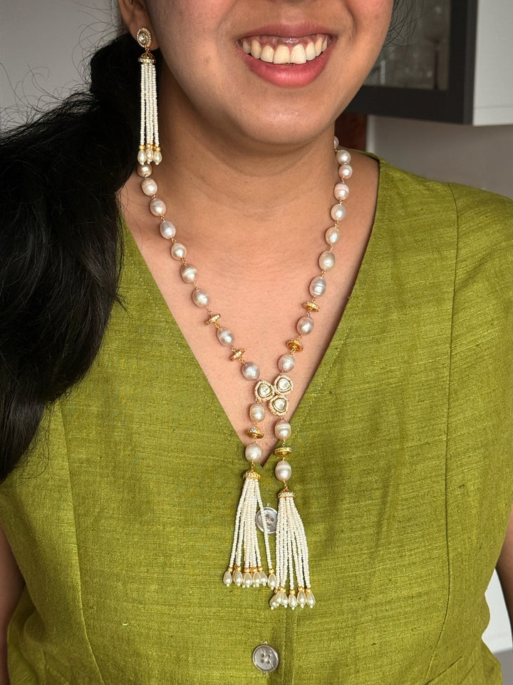 SHIVKA Pearl Kundan Set